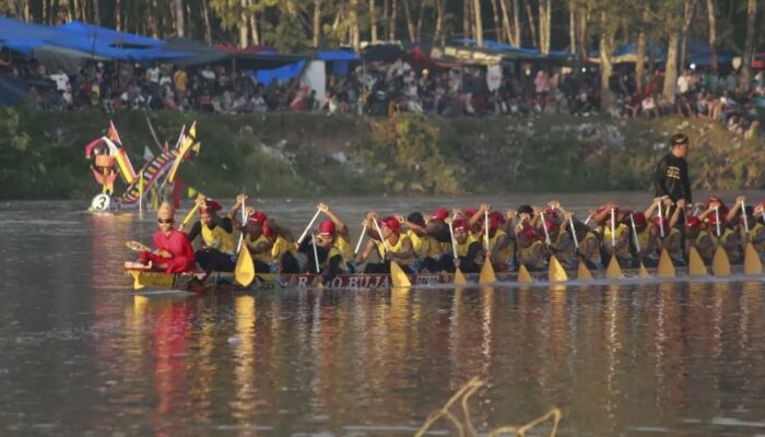 Dari Sungai Kuansing ke Dunia: Bocah Pacu Jalur Riau Guncang Media Sosial, 5 Atlet Dunia Ikut Tren "Aura Farming" 3 WhatsApp Image 2025 07 01 at 18.27.17 b770cbad
