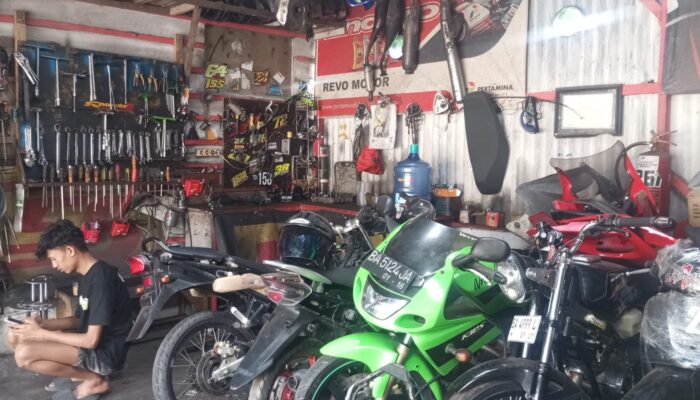 Revo Motor: Bengkel Lokal Kecil yang Kini Jadi Pesaing Serius di Dunia Balap Nasional 2 WhatsApp Image 2025 07 02 at 12.25.53 97a4a3bf