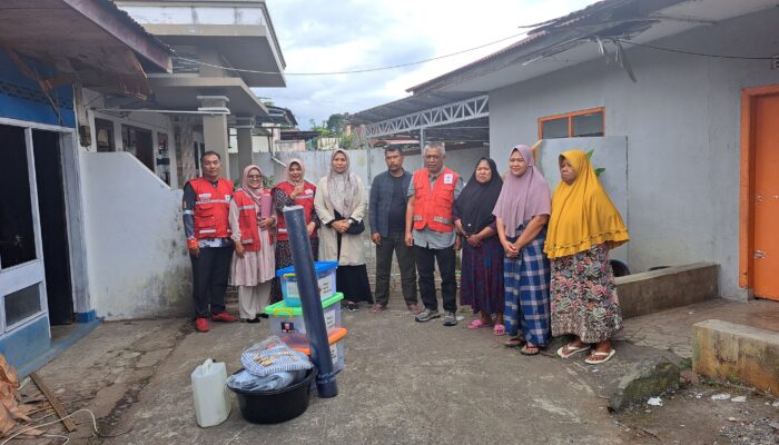PMI Bukittinggi Turun Langsung! Bantu Korban Kebakaran di Pintu Kabun, Warganet Ikut Haru 2 WhatsApp Image 2025 07 05 at 20.54.53 e51d784c