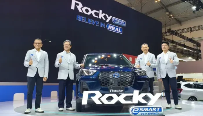 Daihatsu Rocky Hybrid Resmi Meluncur di GIIAS 2025! SUV Irit, Ngebut, dan Ramah Lingkungan Cuy!