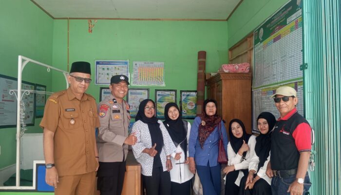 Lurah Campago Guguak Bulek Bukittinggi Tinjau Posyandu: Dari Cek Kesehatan Sampai Makan Bareng Lansia, Full Vibes Positif!