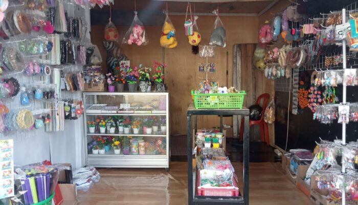 Armiü Accessories: Kios Ungu Imut di Bukittinggi Sumbar, Tempat Belanja Seru Plus Penuh Misi Sosial!