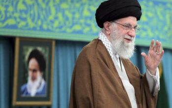 khamenei kobarkan semangat perlawanan usai serangan israel 3 43