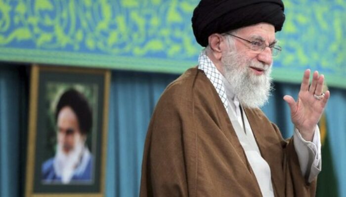 Khamenei Muncul ke Publik Pertama Kali Sejak Perang Rudal Iran-Israel: ‘Kami Menang!’