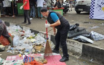 2025 08 25 bupati kuansing pimpin aksi bersih bersih sampah di tepian arena jalur narosa