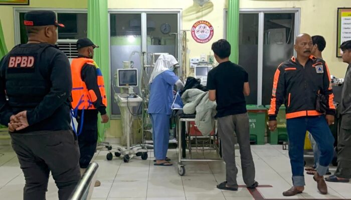 Petugas BPBD Inhil Riau Evakuasi Korban Laka Laut di Perairan Sungai Dusun