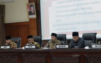 Defisit Rp13,2 Miliar, DPRD dan Pemko Bukittinggi Saling Tersipu di Paripurna APBD Perubahan 2025